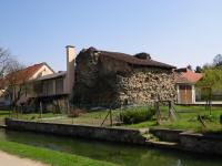 Ruine in Maiersch, Reste eines Turmes, 1208 erste Erwhnung 