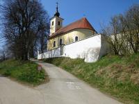 Blick zur Kath. Filialkirche hll. Philipp und Jakob in Maiersch 