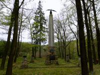  Blick zum Kriegerdenkmal 