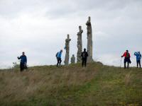 Marathonis bei der Kreuzigungsgruppe auf dem Kalvarienberg bei Pillersdorf