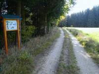  Wanderroute auf dem Waldlehrpfad zum Kerbelhof 