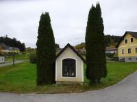 Blick zu dem gemauerten Bildstock in Kleinpertholz (Flurname Brenloch) 