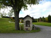 In der Nhe des Hauses Bruderndorferwald Nr.38 steht dieser schne gemauerte Bildstock