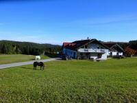 Blick zu einem schnen Gehft in der Region Reichenau am Freiwald 