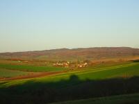 Fernblick zu den Leiser Bergen mit den Radarstationen Buschberg und Steinmandl 