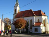  Blick zur Kath. Pfarrkirche hl. Rochus in Siebenhirten 