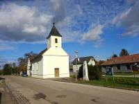  Blick zur Ortskapelle hl. Kilian in Waltersdorf bei Staatz 