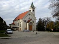 Blick zur Kath. Pfarrkirche hl. Martin in Staatz-Kautendorf 