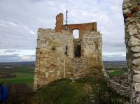  Blick auf die Reste des Palas der Burgruine 