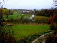  Fernblick zum Gebude des Golfclubs 