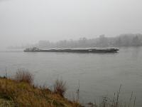  Blick zu einen Schubverband auf der Donau 