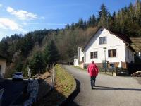  Blick auf die Wanderstrecke am Ortsende von Weiten 