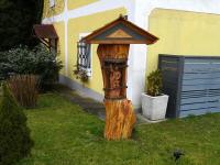 schne Holzschnitzkunst beim Gebude Innerochsenbach 5