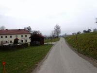 Blick auf die Wanderstrecke am Ortsende von Edelbach