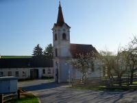  Blick zur Ortskapelle Rafings 