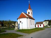  Blick zur Ortskapelle Rafings 