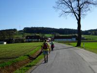  Wanderroute auf der L8116 nach Gtzles 