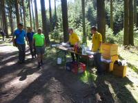  Marathonis bei der Labestelle "Predigtstuhl" 