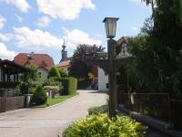  Blick zur Kath. Filialkirche hl. Veit in Kirchstetten 