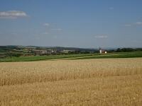 Fernblick zur Filialkirche Glaubendorf und weiter nach Growetzdorf 