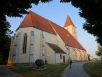  Blick zur Kath. Pfarrkirche hl. Petronilla 