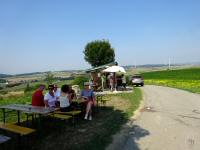 Wanderer bei der  4. K+L bei der "Stierschweif-Feldtunnelhtte" auf dem Halterberg 