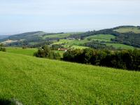 schner Fernblick zur Gehftgruppr Burhof und weiter zur Bonnleiten 