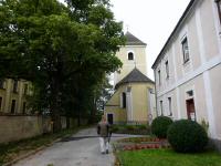 Blick zur Kath. Pfarrkirche hll. Petrus und Paulus in Kirchberg an der Wild
