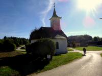  Blick zur Ortskapelle Hrweix 