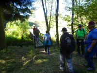  Wanderer beim Steg ber den Etzenbach 