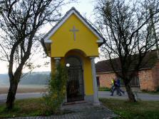  Blick zur Kromoser Kapelle an der L6204 