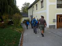  Marathonis beim Gebude mit der 1. K+L 