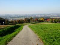 Blick auf die Wanderstrecke mit schner Fernsicht 