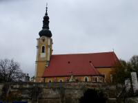 Blick zur Kath. Pfarrkirche Mariae Geburt in Gobelsburg 