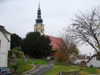 nochmals der Blick zur Kath. Pfarrkirche Mariae Geburt in Gobelsburg 