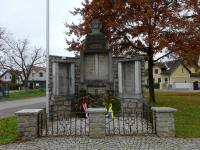  Blick zum Kriegerdenkmal Gobelsburg 