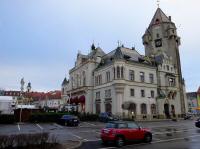 nochmals der Blick zum neugotischen Rathaus mit dem Stadtturm