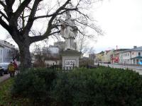 Blick zur Figur hl. Johannes Nepomuk am Schubertplatz 