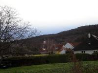 Fernblick zur Kath. Pfarrkirche hl. Johannes der Tufer in Bisamberg