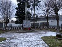  Blick zum Kriegerdenkmal im Russen Friedhof 