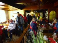  Wanderer vor dem Start im Gasthof Reithner 