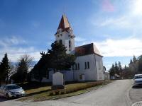 Blick zur Pfarr- und Wallfahrtskirche Maria Fatima in Dro 