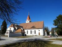 Blick zur Pfarr- und Wallfahrtskirche Maria Fatima in Dro 