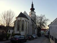  Blick zur Pfarrkirche hl. Jakobus d. . in Knigstetten