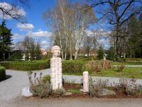  Blick zum Dungl-Denkmal im Kurpark 