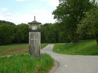 Marterl an der Wegkreuzung in der Gehftgruppe Oedt 