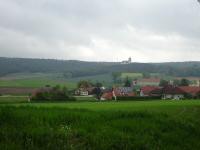 Fernblick ber Mold zur Wallfahrtsbasilika Maria Dreieichen 