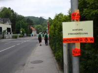 Wanderroute entlang der der Gaadner Strae mit Ankndigung der Streckenteilung