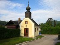 Blick zur Leonhardi-Kapelle in Weissenbach bei Mdling 