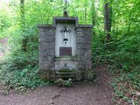  Blick zum Jugendbrunnen  